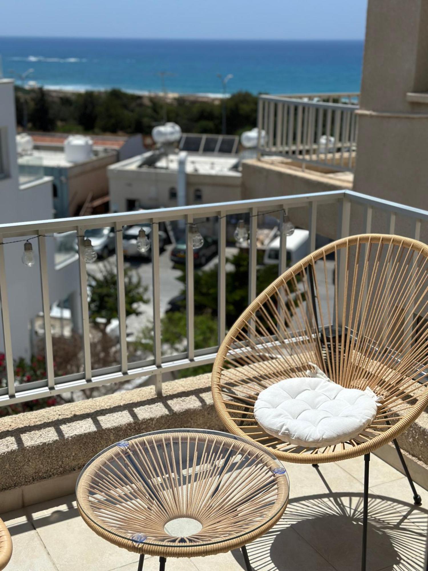 Sea View Apartment Near The Beach Paphos Eksteriør bilde
