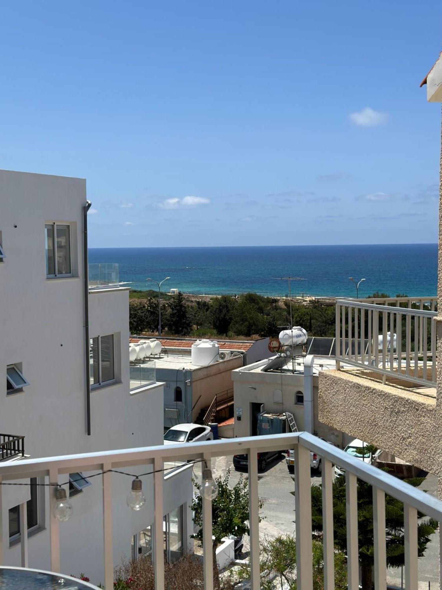 Sea View Apartment Near The Beach Paphos Eksteriør bilde